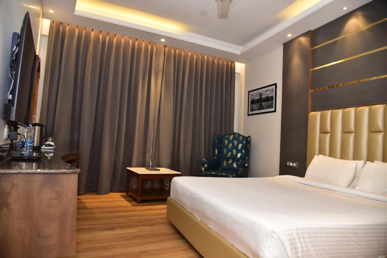 The Cedar Grand Hotel And Spa Shimla Exterior foto